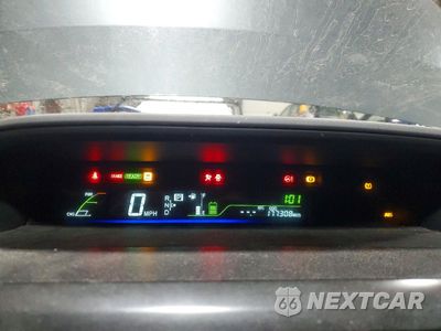 Zdjęcie 9 z 13 samochodu: 2013 TOYOTA PRIUS V VIN:JTDZN3EU5D3188475 - miniatura