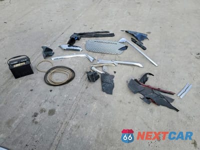 Zdjęcie 12 z 12 samochodu: 2018 CHRYSLER 300 LIMITED VIN:2C3CCAEG1JH153990 - miniatura