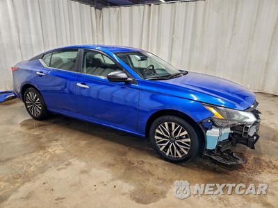 Czwarte zdjęcie samochodu z boku: 2025 NISSAN ALTIMA SV VIN:1N4BL4DW1SN371122 - miniatura