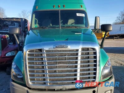 Zdjęcie 7 z 10 samochodu: 2018 FREIGHTLINER CASCADIA 125 SEMI TRUCK VIN:3AKJGLDR7JSJV0730 - miniatura