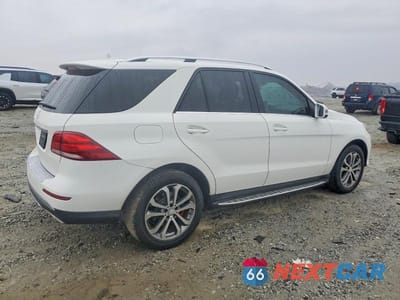 Trzecie zdjęcie samochodu z tyłu: 2016 MERCEDES-BENZ GLE 350 VIN:4JGDA5JB6GA655405 - miniatura