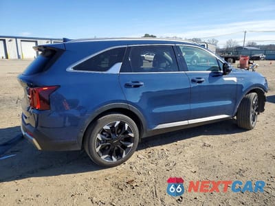 Trzecie zdjęcie samochodu z tyłu: 2024 KIA SORENTO VIN:5XYRK4JF8RG278809 - miniatura