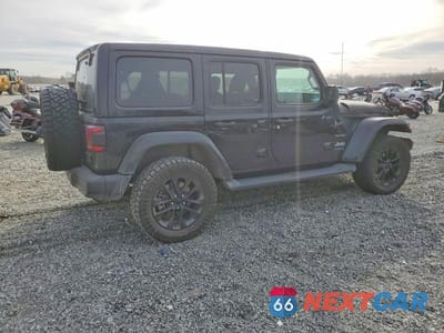 Trzecie zdjęcie samochodu z tyłu: 2022 JEEP WRANGLER UNLIMITED SAHARA 4XE VIN:1C4JJXP6XNW171220 - miniatura