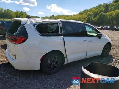 Trzecie zdjęcie samochodu z tyłu: 2024 CHRYSLER PACIFICA HYBRID SELECT VIN:2C4RC1S79RR158421 - miniatura