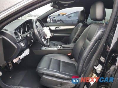 Zdjęcie 7 z 12 samochodu: 2013 MERCEDES-BENZ C 250 VIN:WDDGF4HB7DR248876 - miniatura