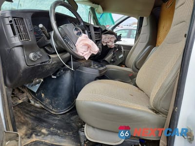 Zdjęcie 7 z 15 samochodu: 2020 GMC SAVANA G3500 VIN:1GTZ7HFG0L1190628 - miniatura