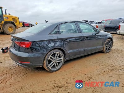 Trzecie zdjęcie samochodu z tyłu: 2018 AUDI A3 PREMIUM VIN:WAUAUGFF8J1025900 - miniatura