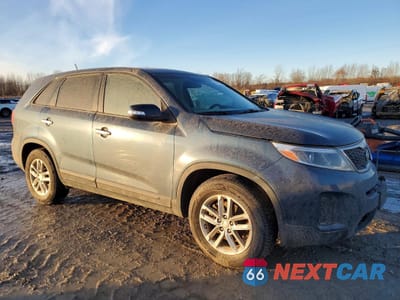 Czwarte zdjęcie samochodu z boku: 2014 KIA SORENTO LX VIN:5XYKT3A62EG460492 - miniatura