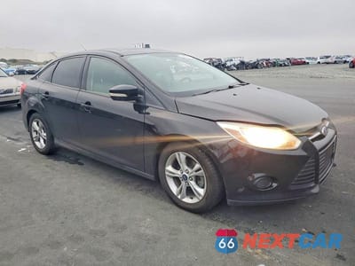 Czwarte zdjęcie samochodu z boku: 2014 FORD FOCUS SE VIN:1FADP3F26EL156403 - miniatura
