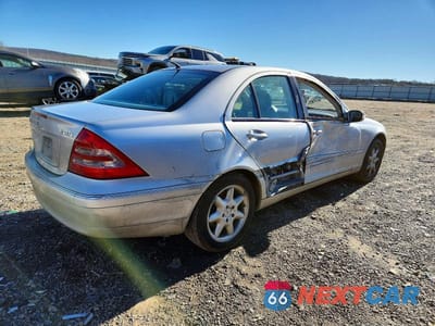 Trzecie zdjęcie samochodu z tyłu: 2003 MERCEDES-BENZ C 240 4MATIC VIN:WDBRF81J03F389511 - miniatura