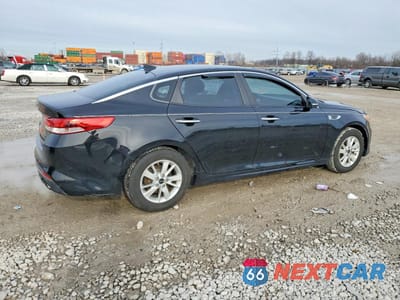 Trzecie zdjęcie samochodu z tyłu: 2016 KIA OPTIMA LX VIN:5XXGT4L37GG025778 - miniatura