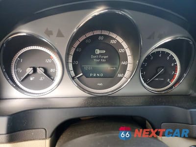 Zdjęcie 9 z 12 samochodu: 2010 MERCEDES-BENZ C 300 VIN:WDDGF5EB1AF372911 - miniatura