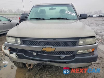 Piąte zdjęcie samochodu w środku: 2001 CHEVROLET SILVERADO C2500 HEAVY DUTY VIN:1GCHC24U01E343771 - miniatura