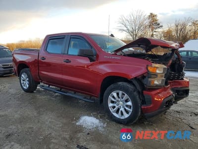 Czwarte zdjęcie samochodu z boku: 2021 CHEVROLET SILVERADO K1500 CUSTOM VIN:3GCPYBEK4MG271674 - miniatura