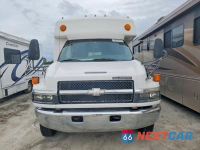 Drugie zdjęcie samochodu z przodu: 2006 CHEVROLET C5500 C5V042 VIN:1GBE5V1G26F404315 - miniatura