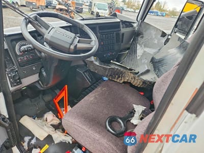 Zdjęcie 8 z 13 samochodu: 2025 MACK MD BOX TRUCK VIN:1M2MDBAA5SS015931 - miniatura