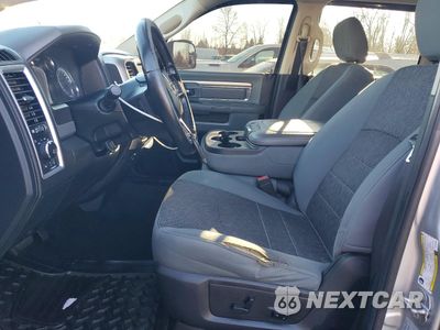 Zdjęcie 7 z 12 samochodu: 2017 RAM 1500 SLT VIN:3C6RR7LT8HG793803 - miniatura