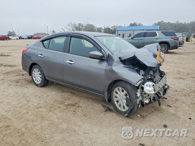 Czwarte zdjęcie samochodu z boku: 2017 NISSAN VERSA S VIN:3N1CN7AP6HL834259 - miniatura