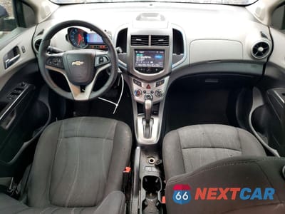 Zdjęcie 8 z 12 samochodu: 2014 CHEVROLET SONIC LT VIN:1G1JC5SH2E4224231 - miniatura