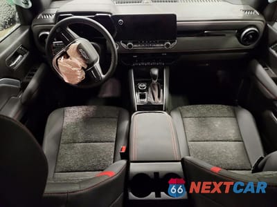 Zdjęcie 8 z 14 samochodu: 2024 CHEVROLET COLORADO Z71 VIN:1GCPTDEK0R1245069 - miniatura