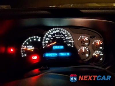 Zdjęcie 9 z 12 samochodu: 2004 CHEVROLET SILVERADO C1500 VIN:1GCEC19XX4Z180026 - miniatura