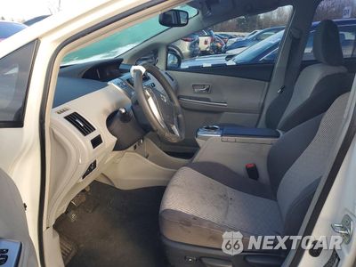 Zdjęcie 7 z 13 samochodu: 2015 TOYOTA PRIUS V VIN:JTDZN3EUXFJ029238 - miniatura