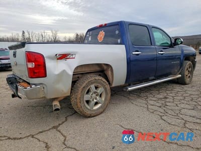 Trzecie zdjęcie samochodu z tyłu: 2011 CHEVROLET SILVERADO K1500 LT VIN:3GCPKSE32BG291705 - miniatura