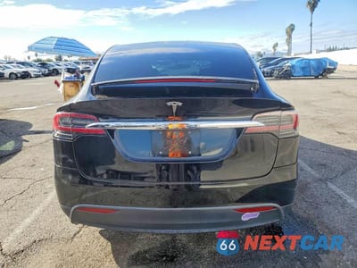 Zdjęcie 6 z 12 samochodu: 2018 TESLA MODEL X VIN:5YJXCBE24JF115117 - miniatura