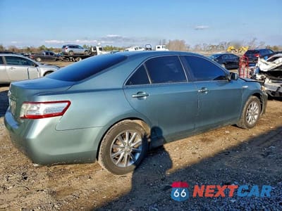 Trzecie zdjęcie samochodu z tyłu: 2010 TOYOTA CAMRY HYBRID BASE VIN:4T1BB3EK3AU114403 - miniatura