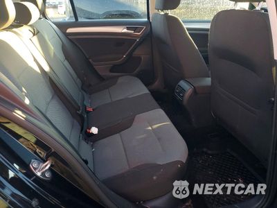 Zdjęcie 10 z 12 samochodu: 2016 VOLKSWAGEN E-GOLF SE VIN:WVWKP7AU1GW900816 - miniatura