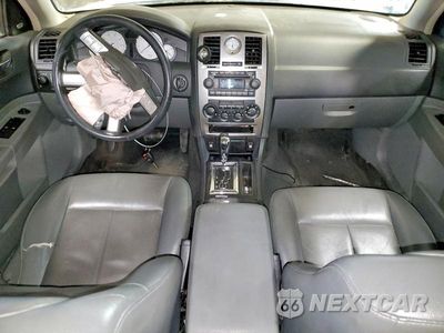 Zdjęcie 8 z 13 samochodu: 2005 CHRYSLER 300 TOURING VIN:2C3JK53GX5H677570 - miniatura