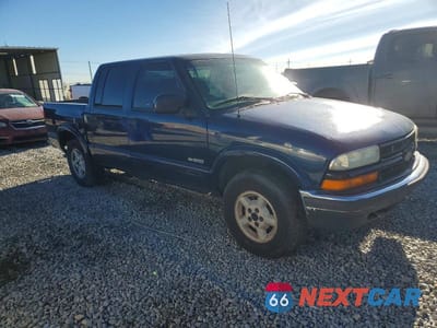 Czwarte zdjęcie samochodu z boku: 2004 CHEVROLET S TRUCK S10 VIN:1GCDT13XX4K133284 - miniatura