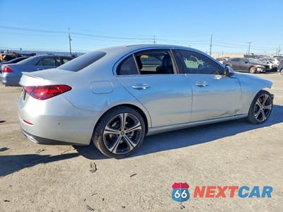 Trzecie zdjęcie samochodu z tyłu: 2025 MERCEDES-BENZ C 300 VIN:W1KAF4GB5SR260352 - miniatura