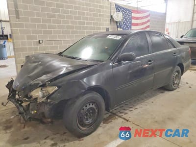 2005 TOYOTA CAMRY LE 4T1BE32K55U047823 - główne zdjęcie licytacji z USA - miniatura
