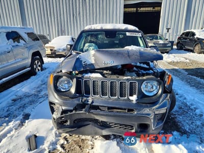 Piąte zdjęcie samochodu w środku: 2023 JEEP RENEGADE LATITUDE VIN:ZACNJDB11PPP71830 - miniatura