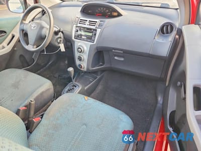 Zdjęcie 7 z 11 samochodu: 2007 TOYOTA YARIS VIN:JTDJT923175080221 - miniatura