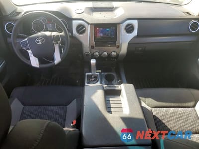 Zdjęcie 8 z 12 samochodu: 2017 TOYOTA TUNDRA CREWMAX SR5 VIN:5TFDW5F14HX597685 - miniatura