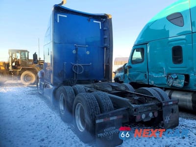 Trzecie zdjęcie samochodu z tyłu: 2020 KENWORTH CONSTRUCTION T680 VIN:1XKYD49X7LJ392427 - miniatura