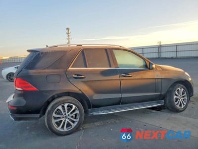 Trzecie zdjęcie samochodu z tyłu: 2017 MERCEDES-BENZ GLE 350 VIN:4JGDA5JB5HA911051 - miniatura