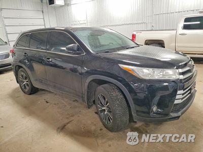 Czwarte zdjęcie samochodu z boku: 2017 TOYOTA HIGHLANDER LE VIN:5TDBZRFH9HS380240 - miniatura