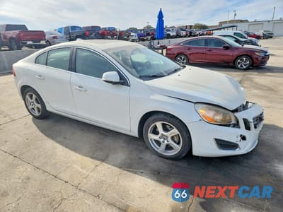 Czwarte zdjęcie samochodu z boku: 2012 VOLVO S60 T5 VIN:YV1622FS9C2021098 - miniatura