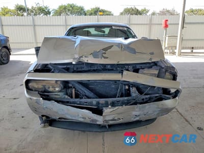 Piąte zdjęcie samochodu w środku: 2011 DODGE CHALLENGER VIN:2B3CJ4DG8BH602492 - miniatura