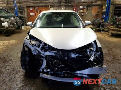 Piąte zdjęcie samochodu w środku: 2019 TOYOTA C-HR XLE VIN:JTNKHMBX8K1041486 - miniatura