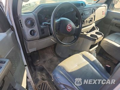 Zdjęcie 8 z 13 samochodu: 2012 FORD E150 UTILITY / SERVICE VAN VIN:1FTNE1EW4CDA98019 - miniatura