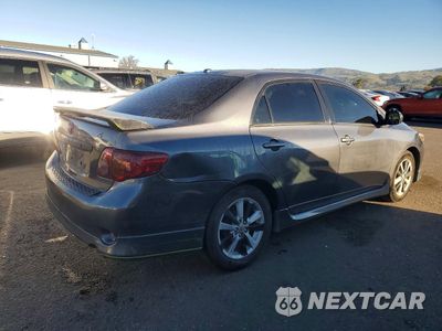 Trzecie zdjęcie samochodu z tyłu: 2010 TOYOTA COROLLA BASE VIN:2T1BU4EE6AC364505 - miniatura