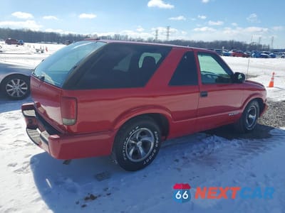 Trzecie zdjęcie samochodu z tyłu: 2004 CHEV BLAZER VIN:1GNCS18X74K125027 - miniatura
