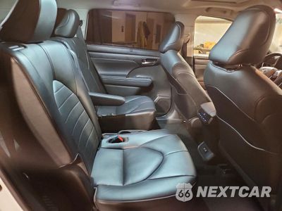 Zdjęcie 11 z 16 samochodu: 2020 TOYOTA HIGHLANDER HYBRID XLE VIN:5TDHBRCH7LS508793 - miniatura
