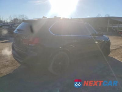 Trzecie zdjęcie samochodu z tyłu: 2015 BMW X5 XDRIVE50I VIN:5UXKR6C53F0J79330 - miniatura