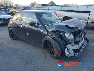 Czwarte zdjęcie samochodu z boku: 2021 MINI COOPER VIN:WMWXR3C07M2N87791 - miniatura