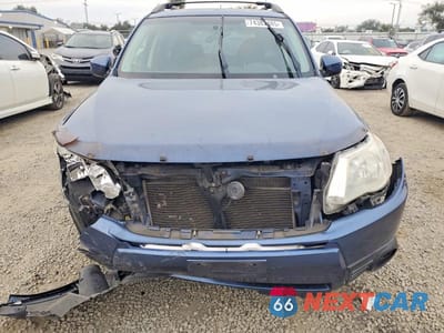 Piąte zdjęcie samochodu w środku: 2011 SUBARU FORESTER 2.5X PREMIUM VIN:JF2SHADC6BG725755 - miniatura